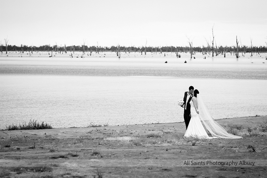 Lauren and Jason's wedding at Yarrawonga. | ls069.jpg