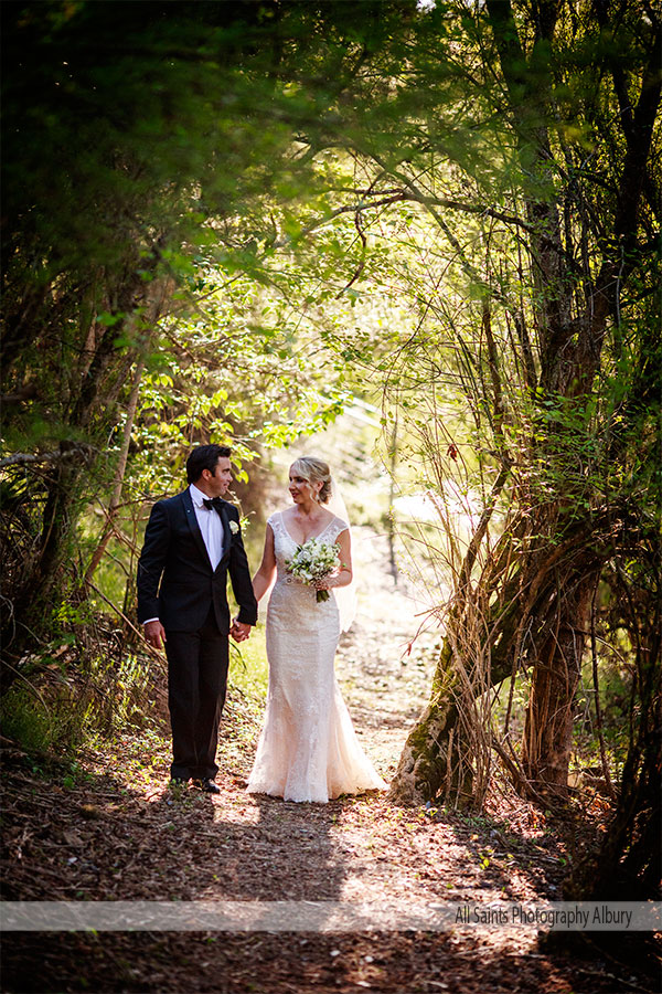 Emma and Clint's wedding at the Mitta Mitta Pub. | b022.jpg