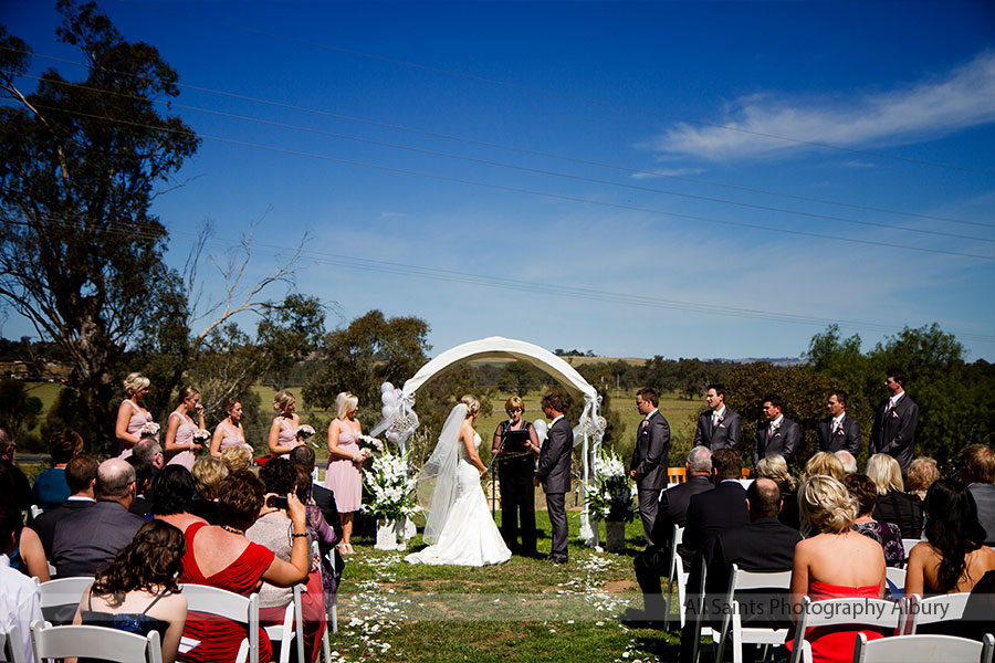 Sarah and Simon's wedding at the  Wagga City Golf Club, Wagga Wagga. | b010.jpg