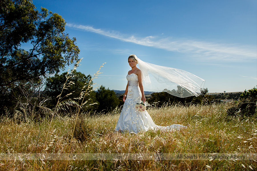 Sarah and Simon's wedding at the  Wagga City Golf Club, Wagga Wagga. | b015.jpg