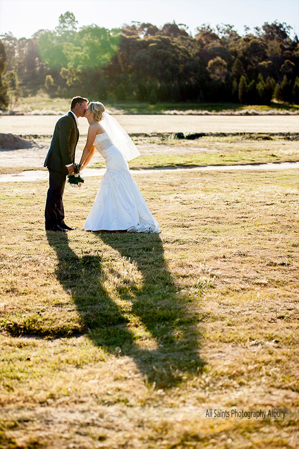 Sarah and Simon's wedding at the  Wagga City Golf Club, Wagga Wagga. | b021.jpg