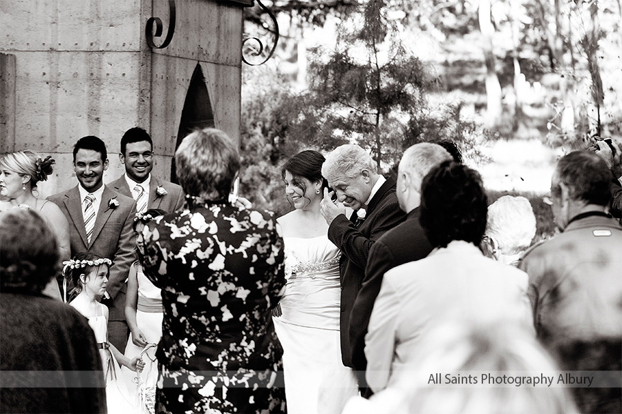 Milina and Grant's Peregrines at table Top Wedding | Albury Wedding Photographers | Peregrines-Table-Top-mountain-weddings-matsinos0008.JPG
