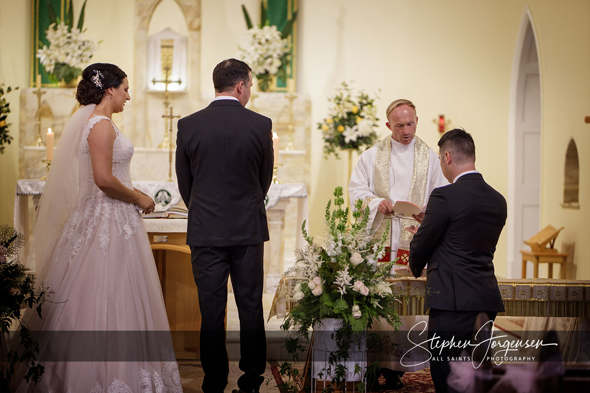 Amanda and Daniel's Hovell Tree Inn Albury wedding. | Hovell-tree-inn-albury-wedding-Amanda-daniel-0027.jpg