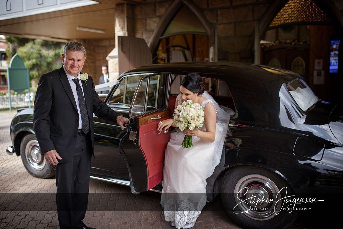 Amanda and Daniel's Hovell Tree Inn Albury wedding. | Hovell-tree-inn-albury-wedding-Amanda-daniel-0020.jpg