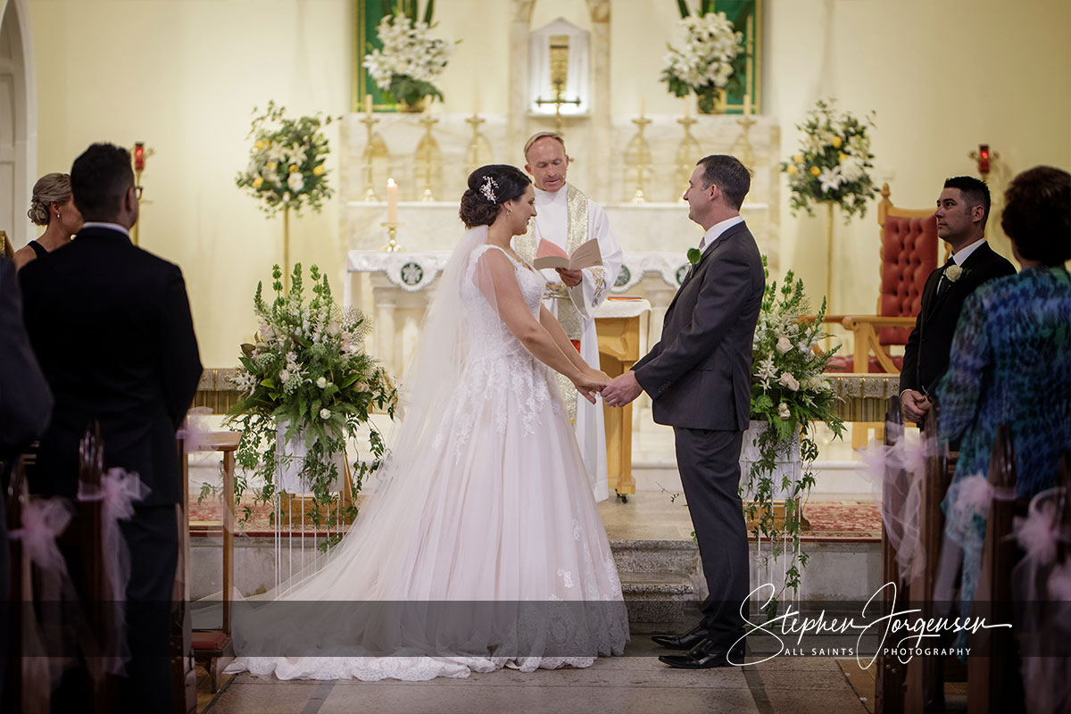 Amanda and Daniel's Hovell Tree Inn Albury wedding. | Hovell-tree-inn-albury-wedding-Amanda-daniel-0025.jpg