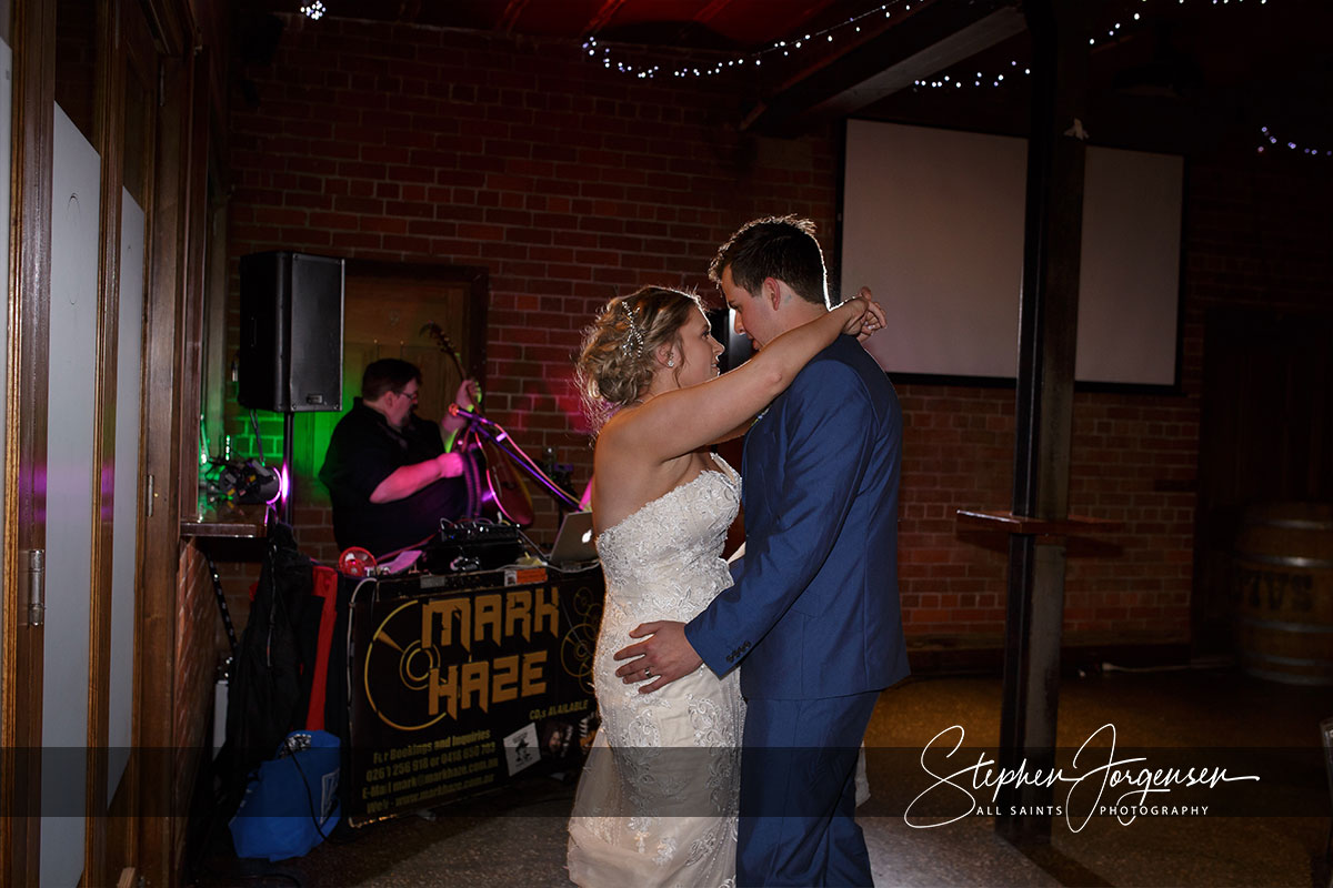 Samantha & Tom's wedding at Willowbank Events Albury. | Willowbank-Events-Albury-weddings-Samantha-Tom-0077.jpg