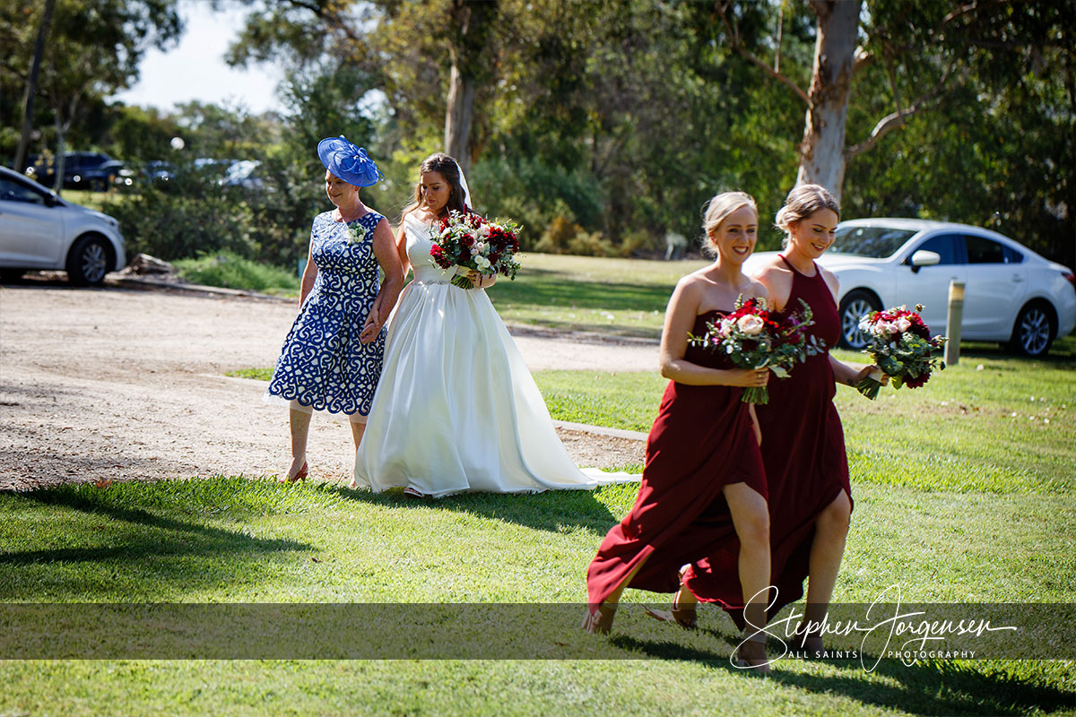 Beth and Josh's Wedding at Brown Brothers Winery Milawa. | brown-brothers-milawa-weddings-Beth-Josh-0016.jpg