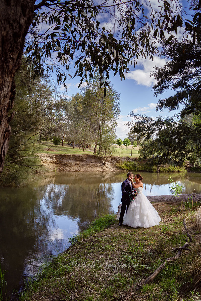 Elizabeth and Brett's wedding at Lancemore, Milawa. | Lindenwarah-milawa-weddings-Lizzie-Brett-0043.jpg