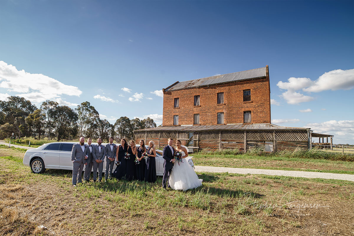 Elizabeth and Brett's wedding at Lancemore, Milawa. | Lindenwarah-milawa-weddings-Lizzie-Brett-0051.jpg