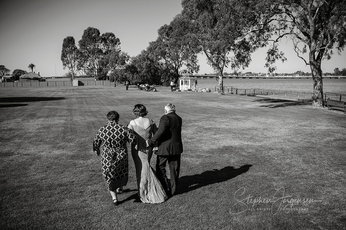 Alyce and Joshua's Yarrawonga / Mulwala  intimate elopement wedding. | Yarrawonga-Mulwala-weddings-Alyce-Joshua-0007.jpg