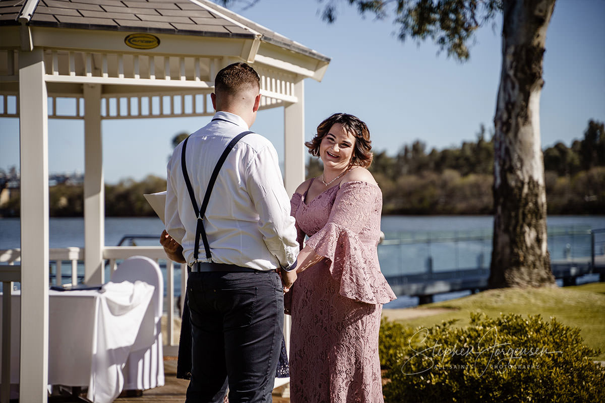 Alyce and Joshua's Yarrawonga / Mulwala  intimate elopement wedding. | Yarrawonga-Mulwala-weddings-Alyce-Joshua-0017.jpg