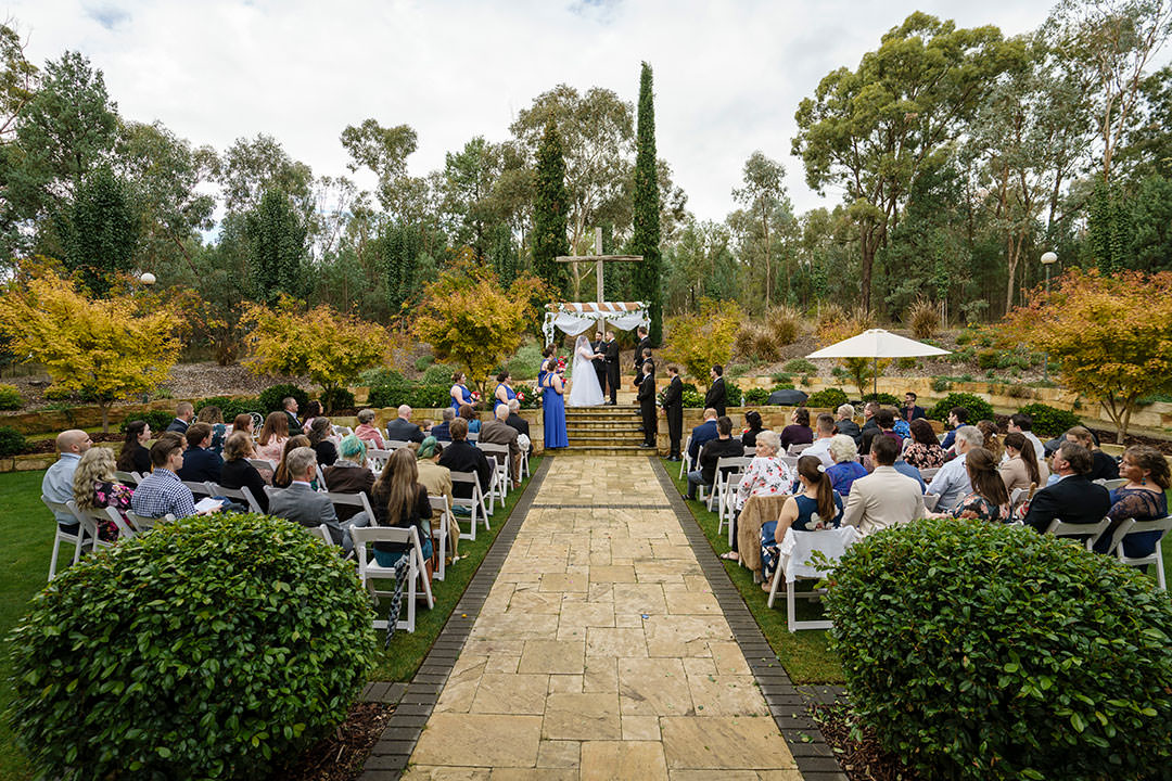 Laura and Lachlan's wedding at The Tree Chapple, Wagga Wagga Botanical Gardens. | Wagga-Weddings-Laura-Lachlan-0020.jpg