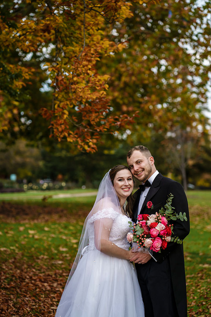 Laura and Lachlan's wedding at The Tree Chapple, Wagga Wagga Botanical Gardens. | Wagga-Weddings-Laura-Lachlan-0040.jpg