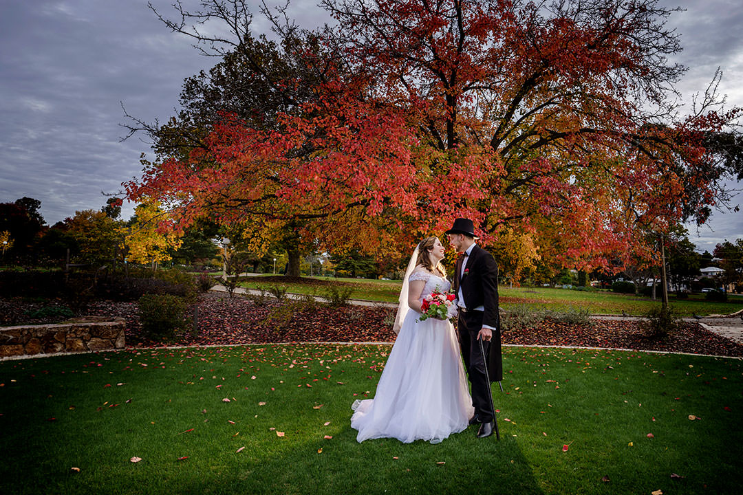 Laura and Lachlan's wedding at The Tree Chapple, Wagga Wagga Botanical Gardens. | Wagga-Weddings-Laura-Lachlan-0030.jpg