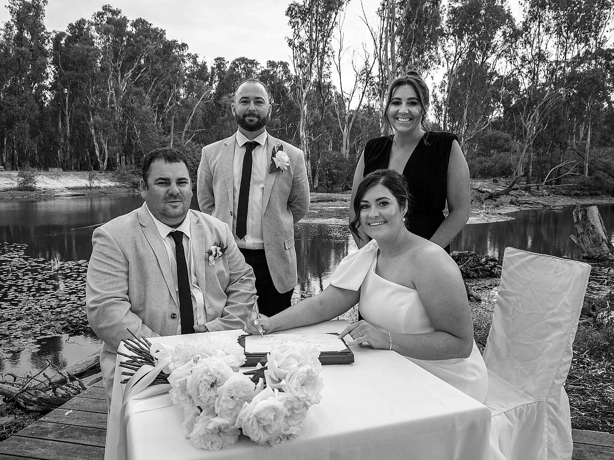 Sam and Louis' Wedding at the Yarrawonga Mulwala Golf Club Resort | Yarrawonga-Golf-Club-Resort-Weddings-Sam-Louis-0032.jpg