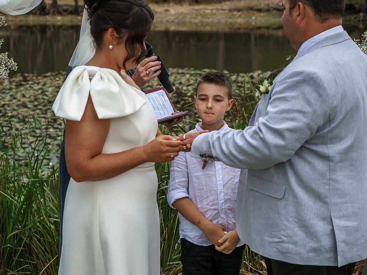 Sam and Louis' Wedding at the Yarrawonga Mulwala Golf Club Resort | Yarrawonga-Golf-Club-Resort-Weddings-Sam-Louis-0030.jpg