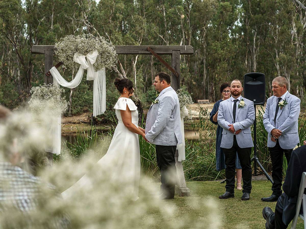 Sam and Louis' Wedding at the Yarrawonga Mulwala Golf Club Resort | Yarrawonga-Golf-Club-Resort-Weddings-Sam-Louis-0028.jpg