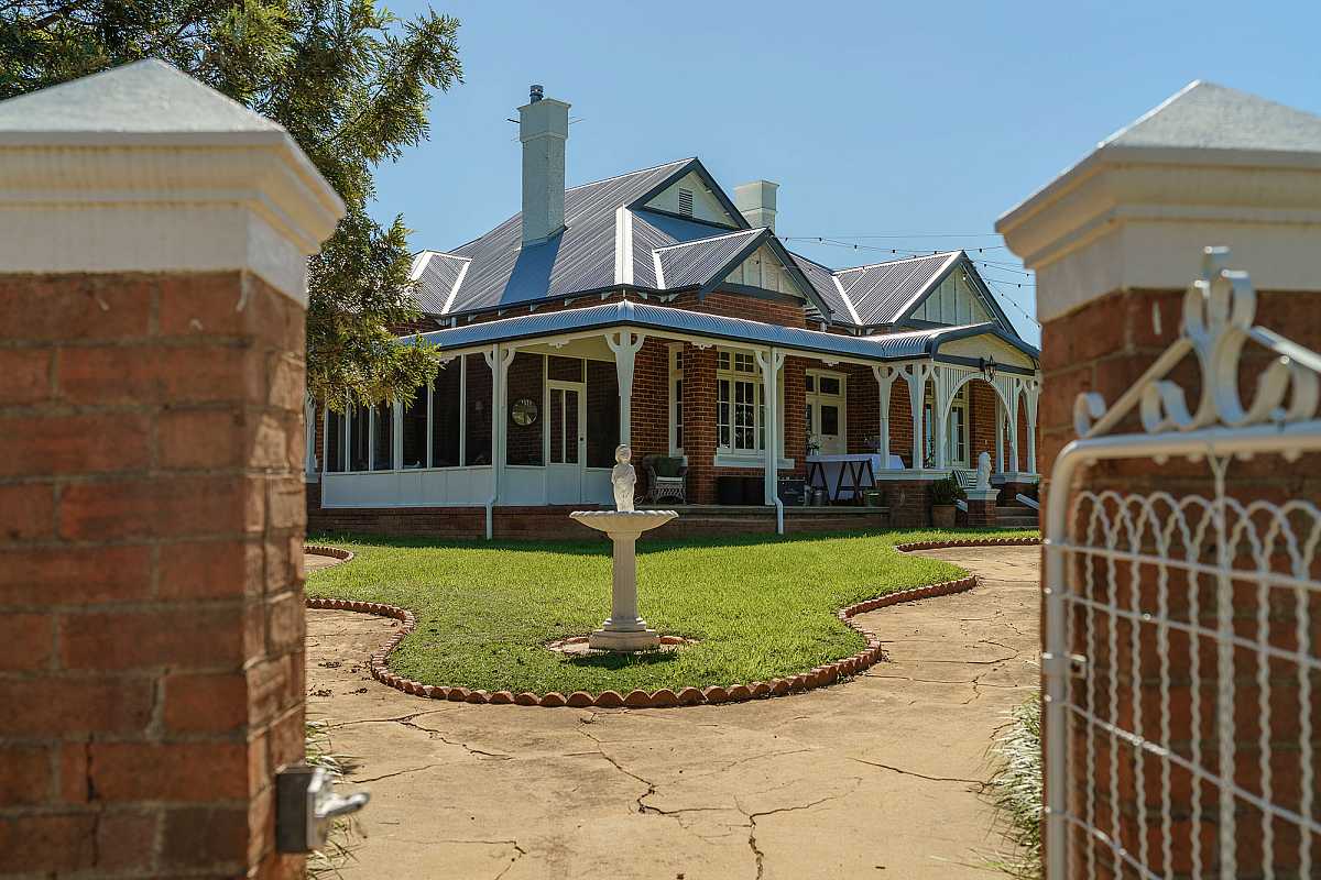 Justine & Adam's Wedding at Rawson Park Homestead | Wagga Wedding Photographers  | AllSaintsAlbury20260327001.jpg