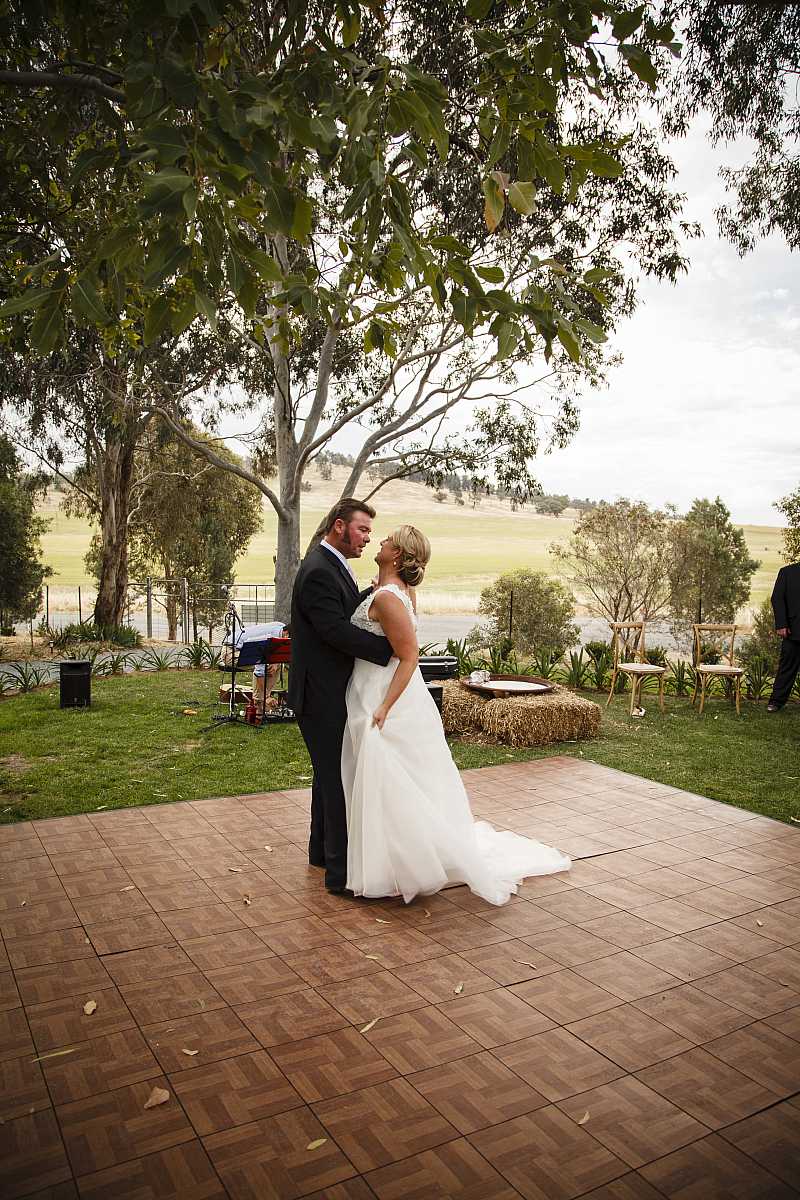 Emma and Paul's wedding at  St Edwards' of the Riverina | Wagga Wagga Wedding Photographers  | 0871.jpg