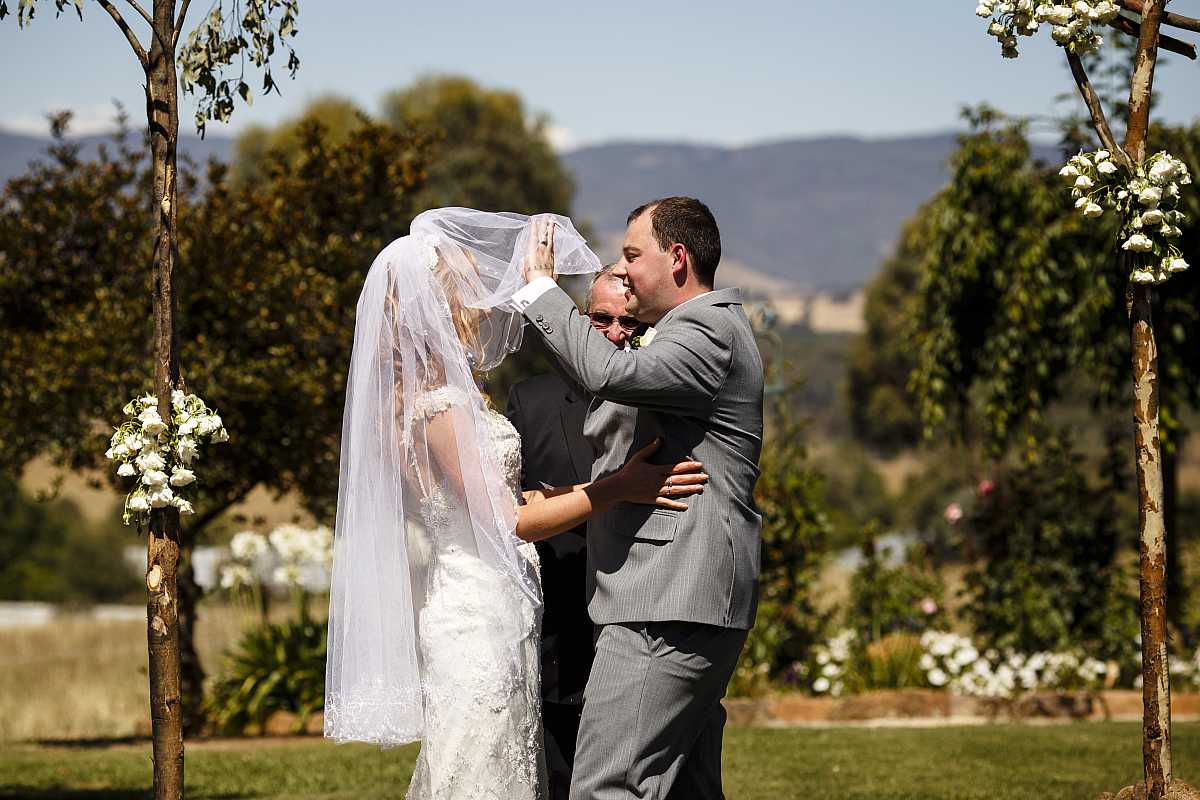 Melissa and Kane's Gypsy Gardens Wedding | Albury Wedding Photographers  | 0315.jpg