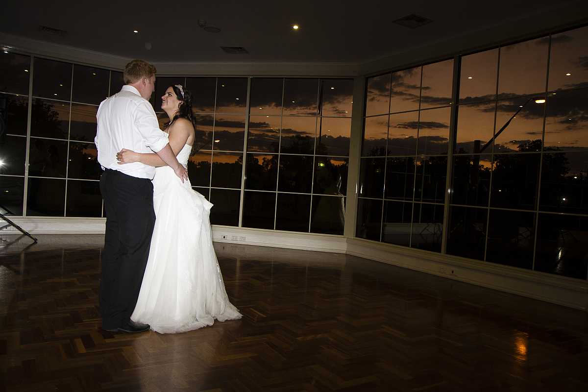 Krystal and Scott's Albury Botanical Gardens Wedding | Albury Wedding Photographers  | 00825.jpg