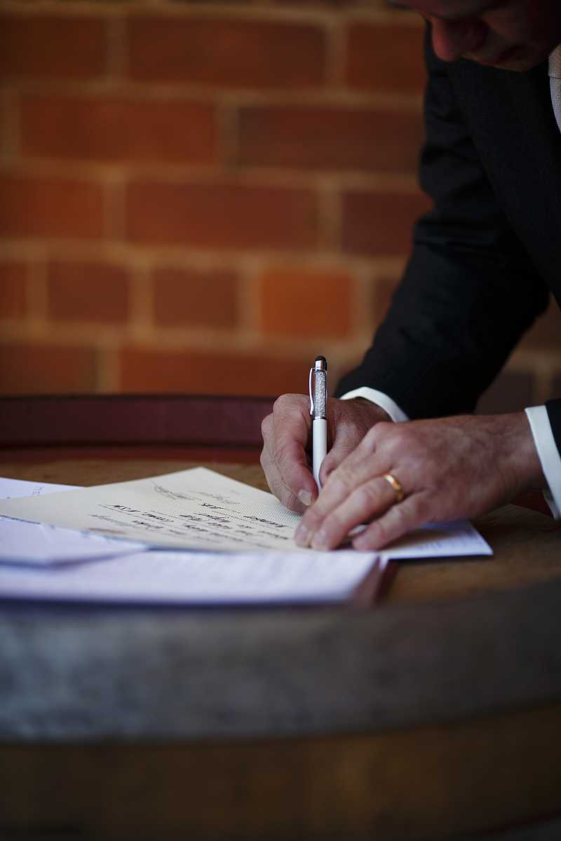 Bec & Dale's wedding at the Corowa Whisky & Chocolate Factory | Corowa wedding photographers | 00267.jpg