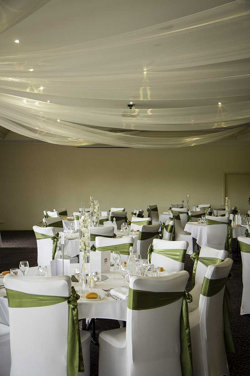 Krystal and Scott's Albury Botanical Gardens Wedding | Albury Wedding Photographers  | 00678.jpg