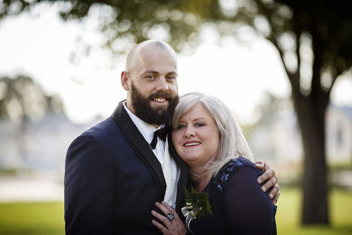 Sarah and Dennis's wedding at the Rock  | Wagga Wagga Wedding Photographers  | 0735.jpg
