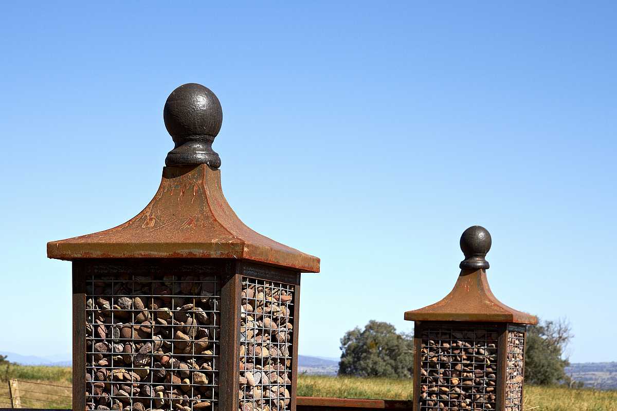 Milina and Grant's Peregrines at table Top Wedding | Albury Wedding Photographers | 16.04.2011.00052.jpg