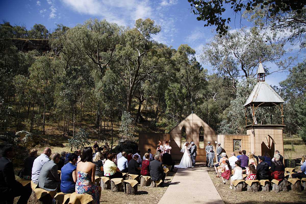 Jacqueline & Jarratt's Peregrines Table Top Mountain Wedding | Albury Wedding Photographers | 00360.jpg