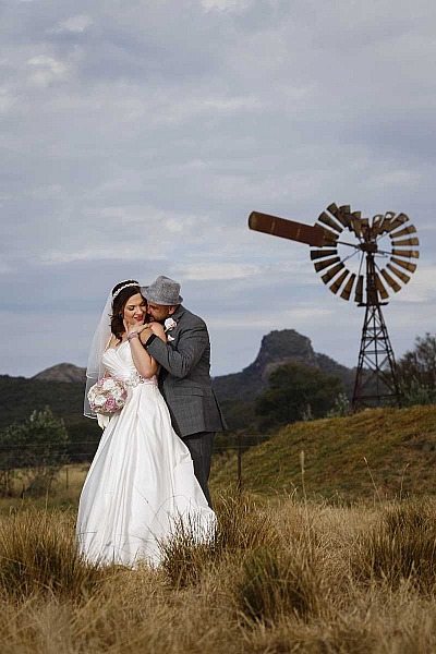 Jacqueline & Jarratt's Peregrines Table Top Mountain Wedding | Albury Wedding Photographers