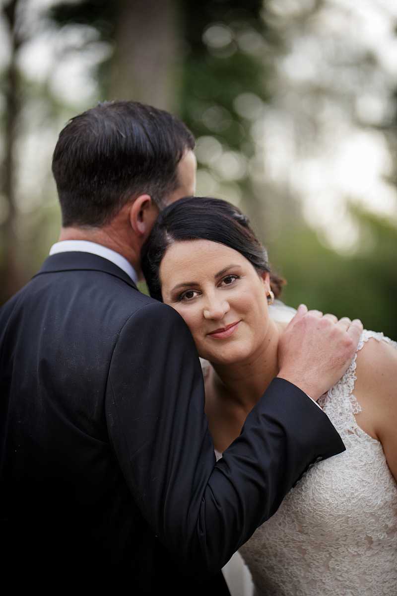 Amanda and Daniel's Hovell Tree Inn Albury wedding | Albury Wedding Photographers  | 00603.jpg