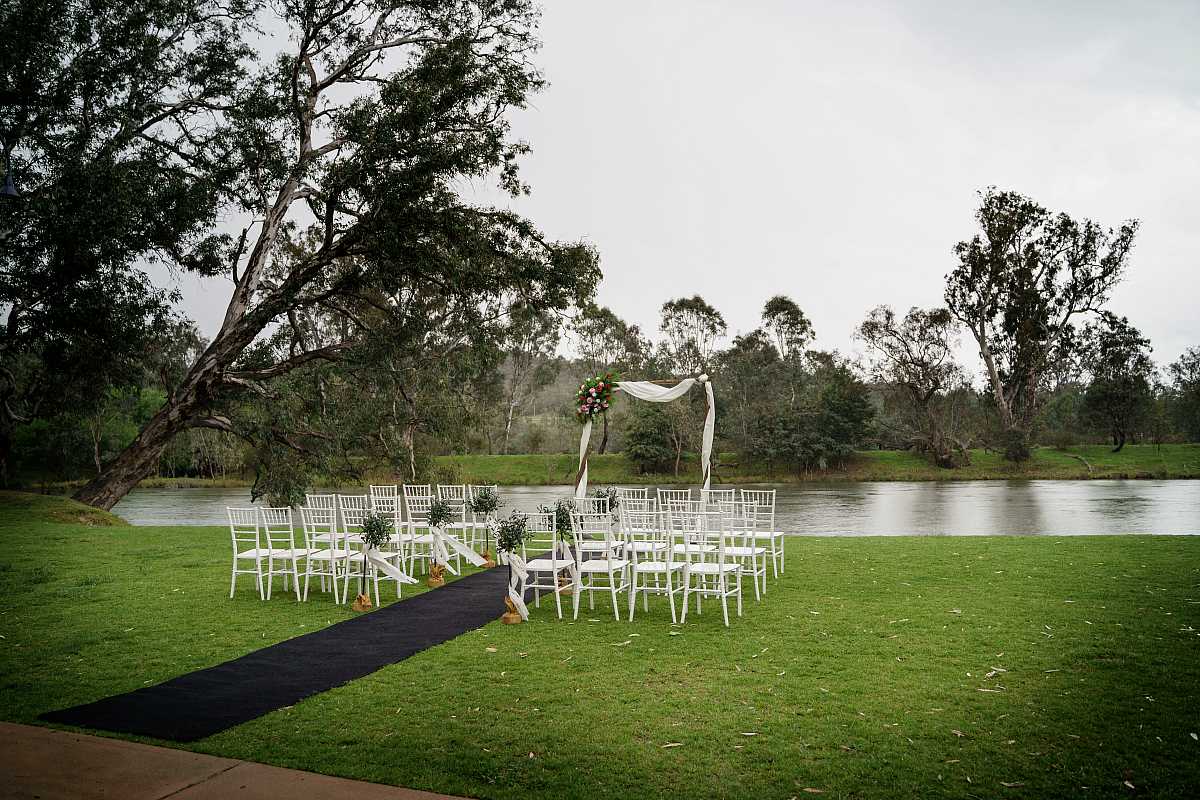 Bron and Joel's wedding at Noreuil Park Albury | Albury Wedding Photographers  | 00235.jpg