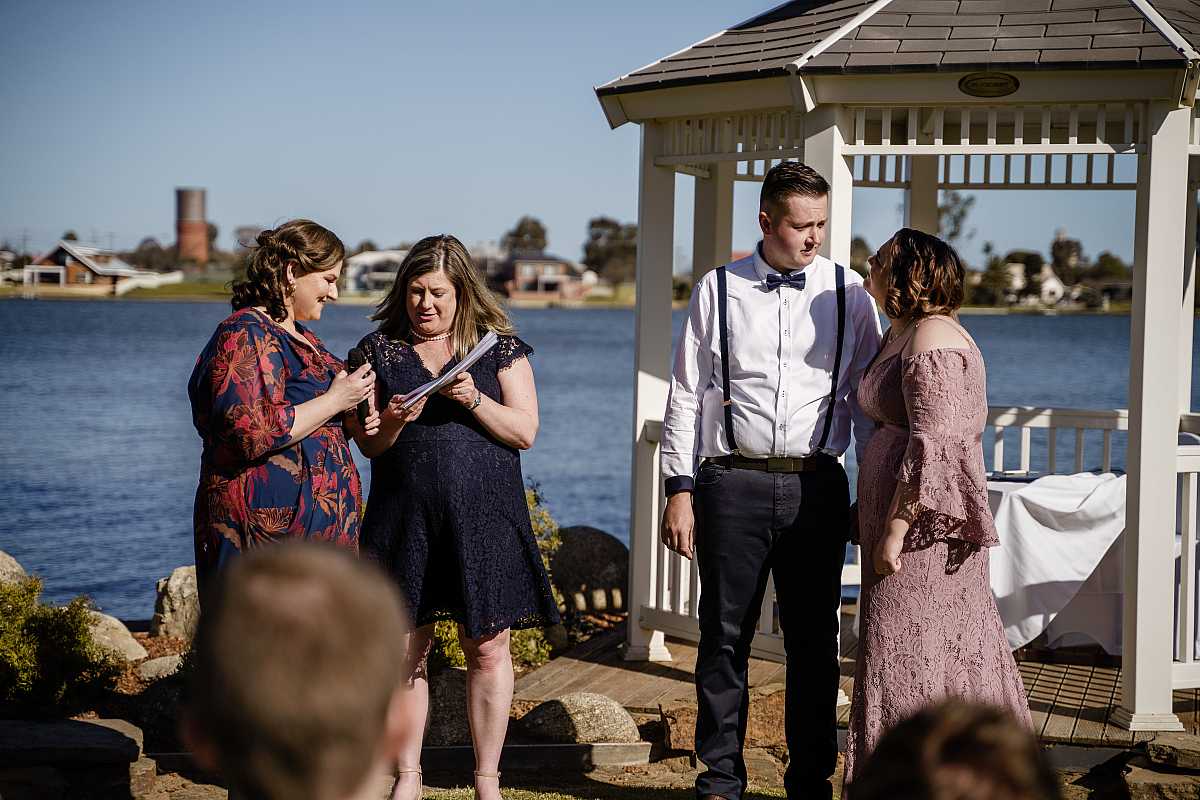 Alyce and Joshua's Yarrawonga / Mulwala  intimate elopement wedding | Yarrawonga / Mulwala Wedding Photographers | 00115.jpg