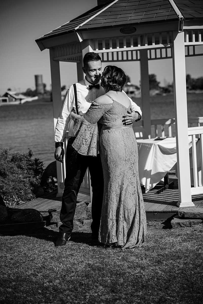 Alyce and Joshua's Yarrawonga / Mulwala  intimate elopement wedding | Yarrawonga / Mulwala Wedding Photographers | 00125.jpg