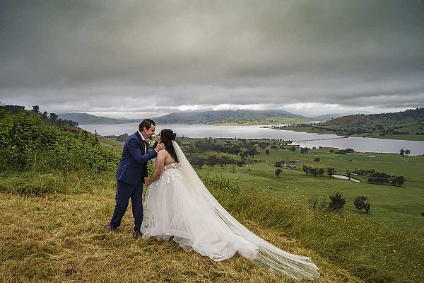 Stephanie and Matthew's wedding at Sandy Creek Victoria | Albury Wedding Photographers 