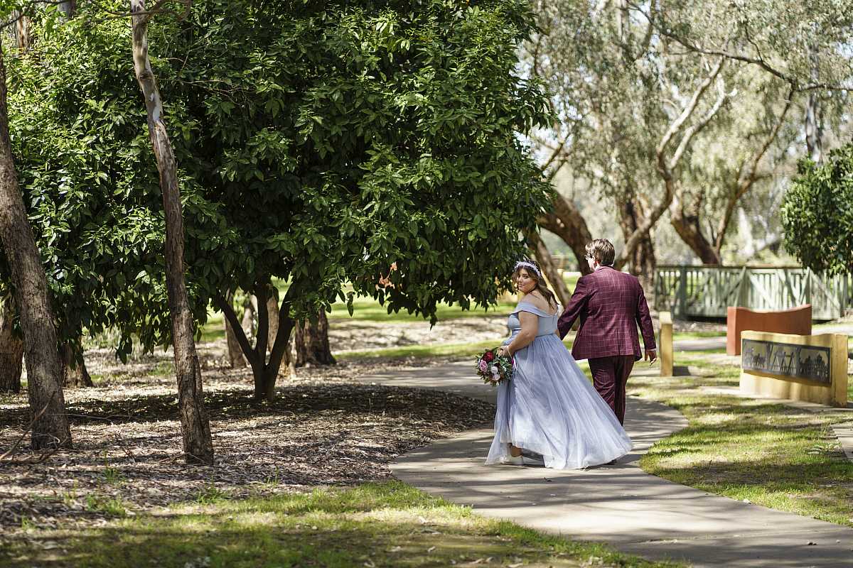 Laura and Marks wedding at Sumsion Gardens Wodonga | Wodonga Wedding Photographers  | 00874.jpg