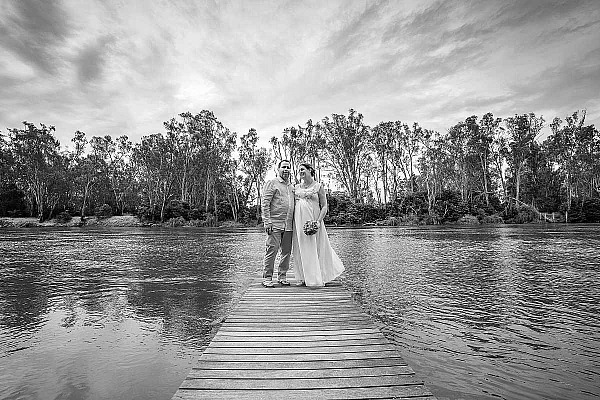 Jamay and Robert's wedding at Wahgunyah Victoria | Rutherglen Wedding Photographers 