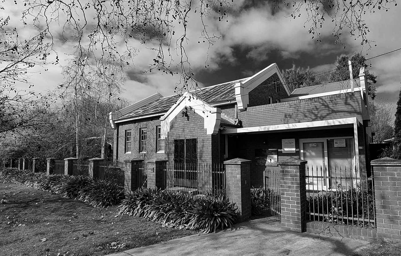 All Saints Photography Studios Albury. Established in the former All Saints' Anglican church in Bellevue Street Albury in the year 2000.